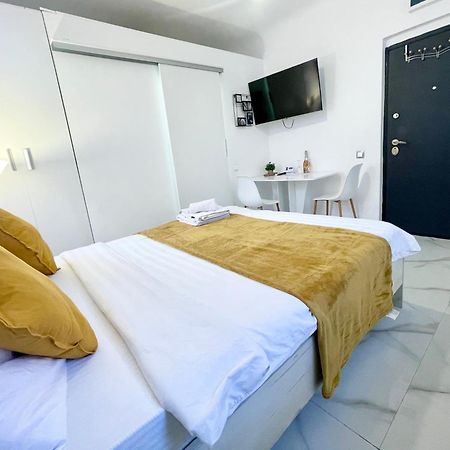 White Studio Букурещ Екстериор снимка
