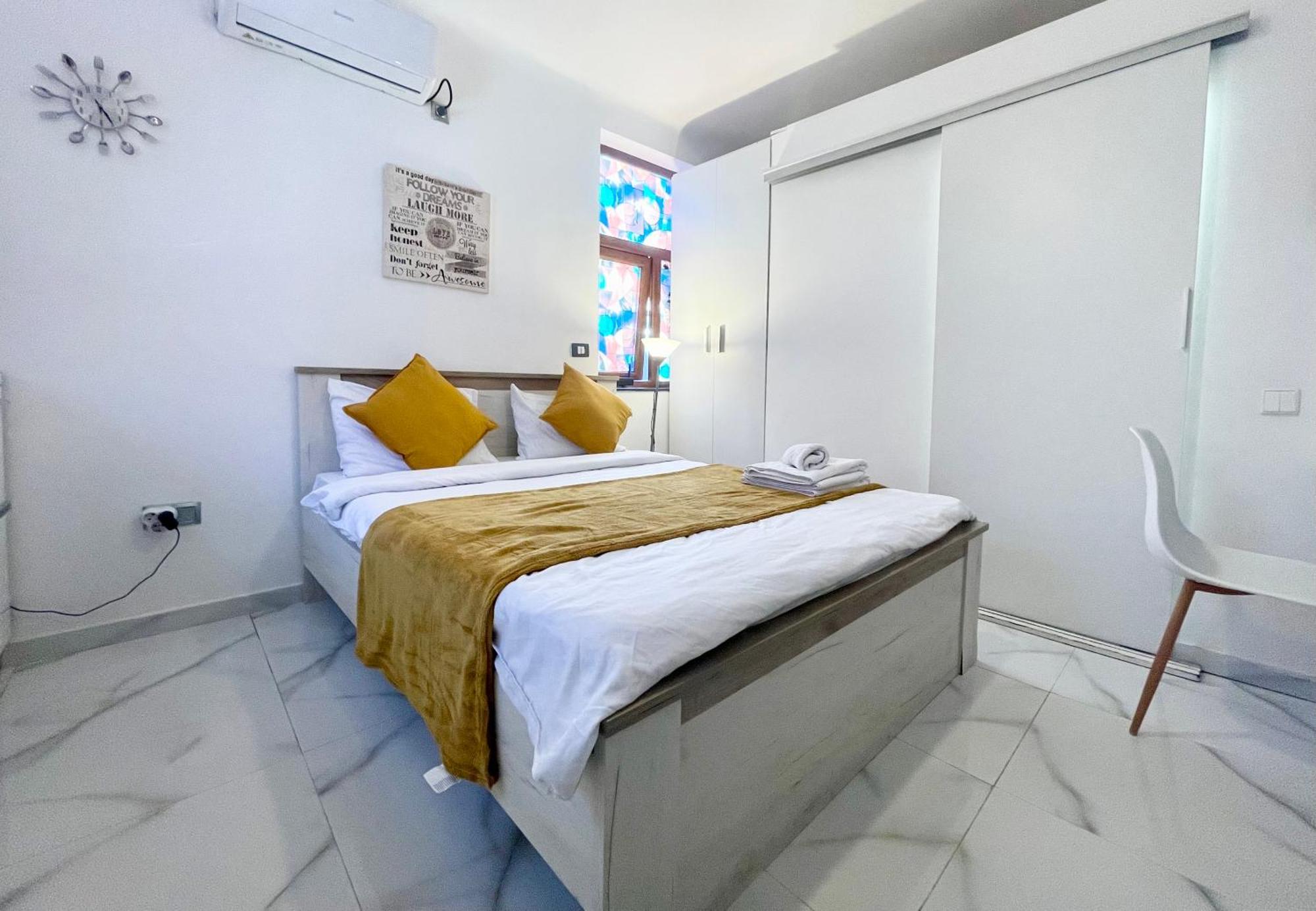 White Studio Букурещ Екстериор снимка