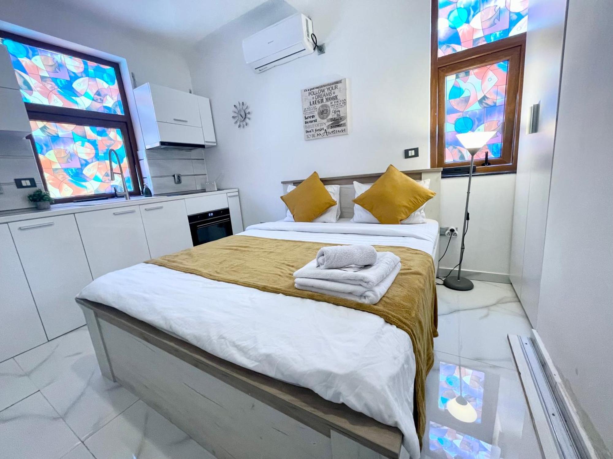 White Studio Букурещ Екстериор снимка