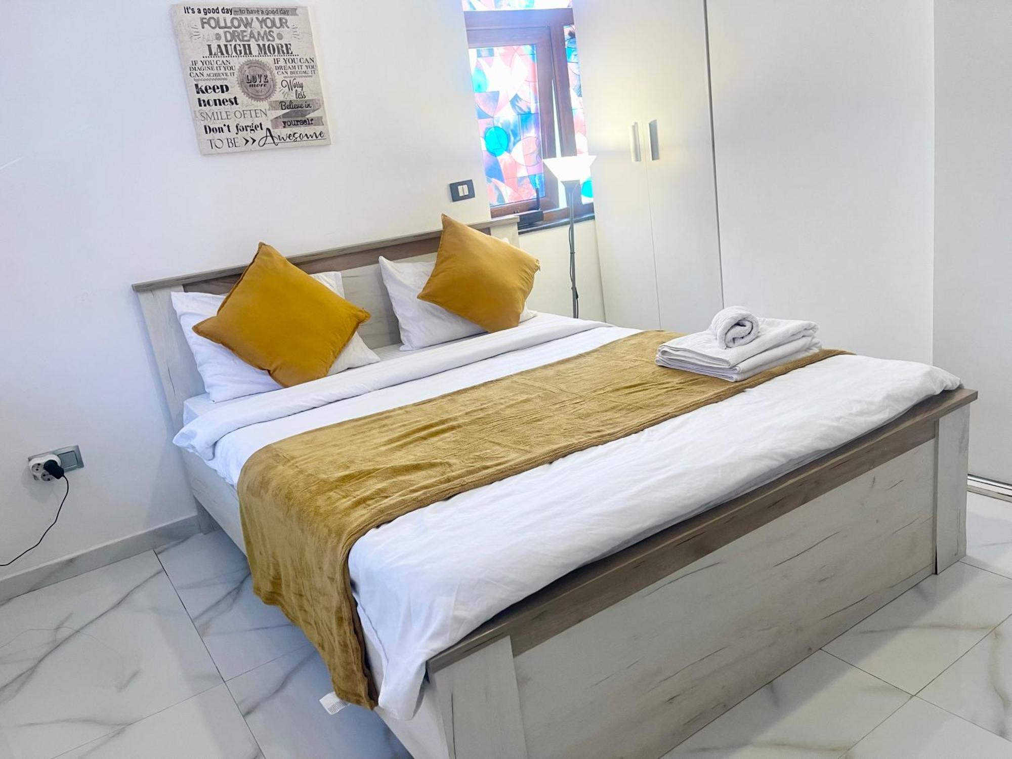 White Studio Букурещ Екстериор снимка