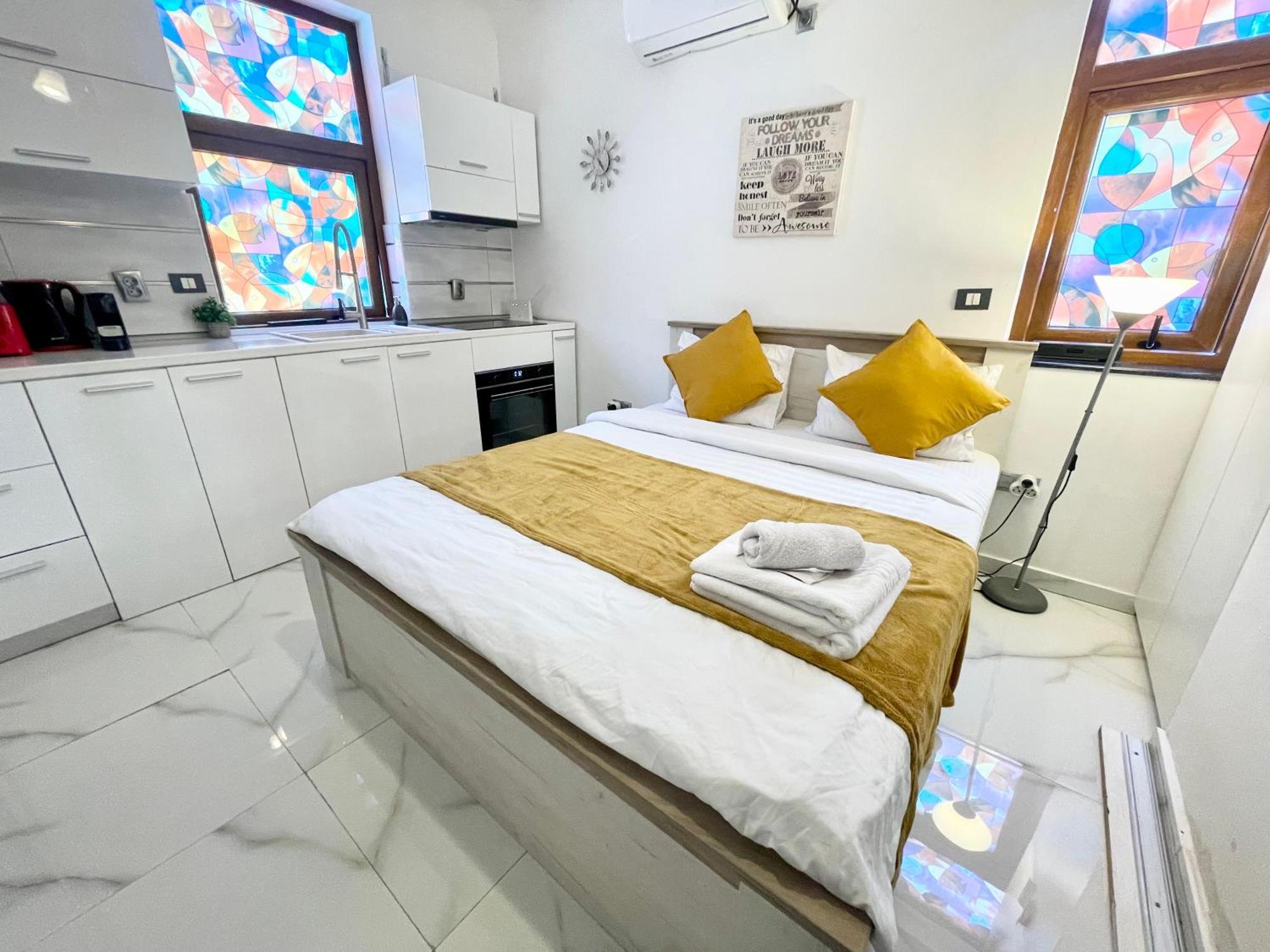 White Studio Букурещ Екстериор снимка